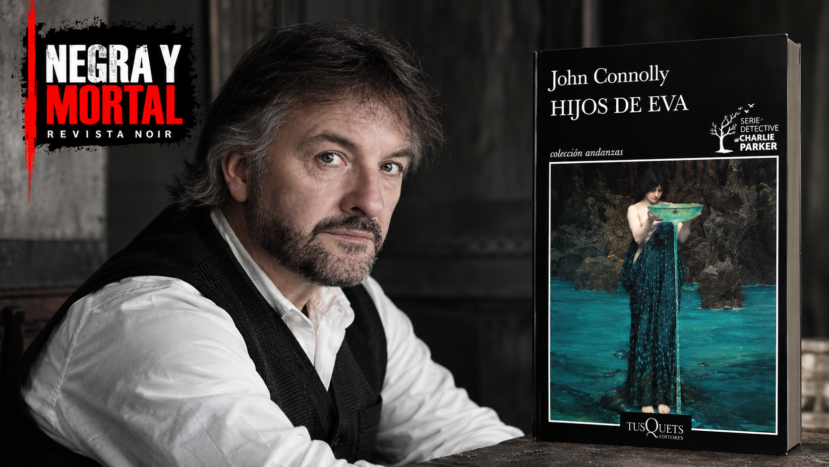 Fotografía de John Connolly junto a la portada de Hijos de Eva, novela de la serie Charlie Parker publicada por Tusquets Editores.