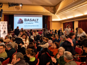 Públic durant la primera edició de BASALT, Festival de Novel·la Negra de la Garrotxa